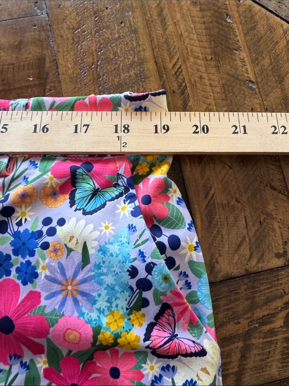 SALTY WAVE Bright Floral Butterfly Women's Short- Size XL - Picture 5 of 6